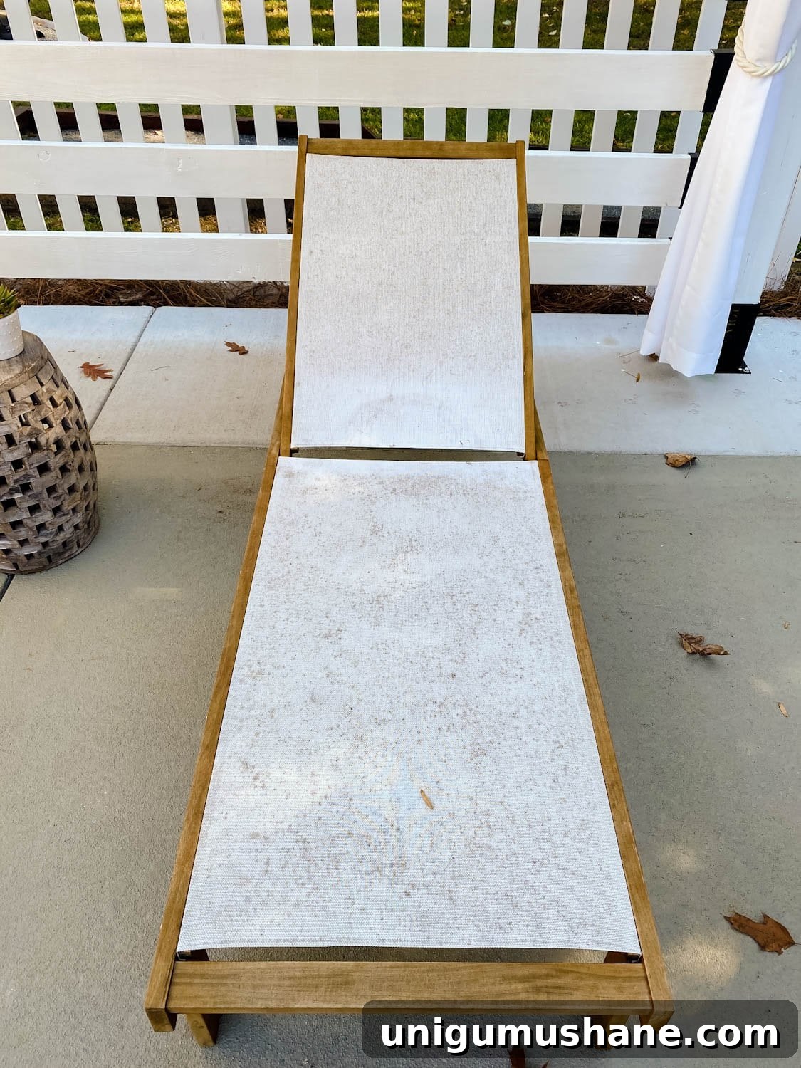 How to Clean Outdoor Cushions and Patio Furniture 3 how to clean outdoor cushions and patio furniture (before)