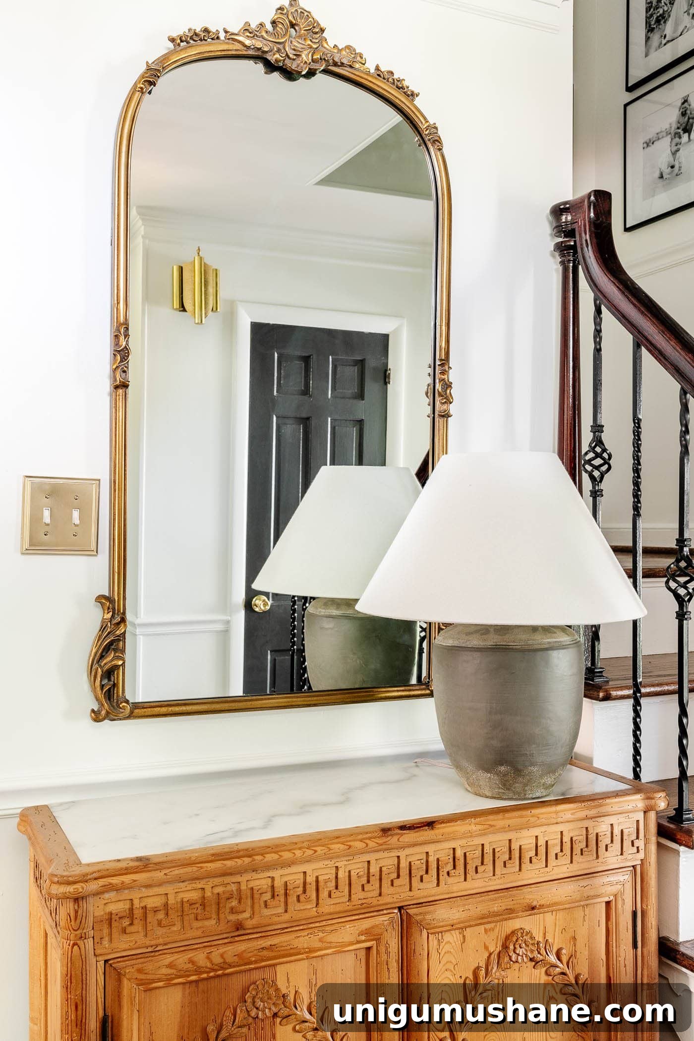 Style an Entry Table Like a Pro: Step-by-Step Guide 5 using a table lamp as an anchor for styling entry table decor