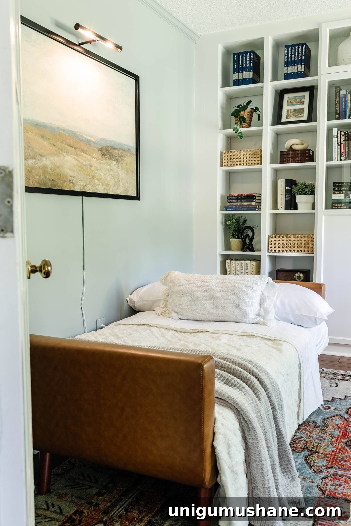 8 Lounge-Style Home Office Ideas to Boost Productivity 8 office converted into guest bedroom using a futon