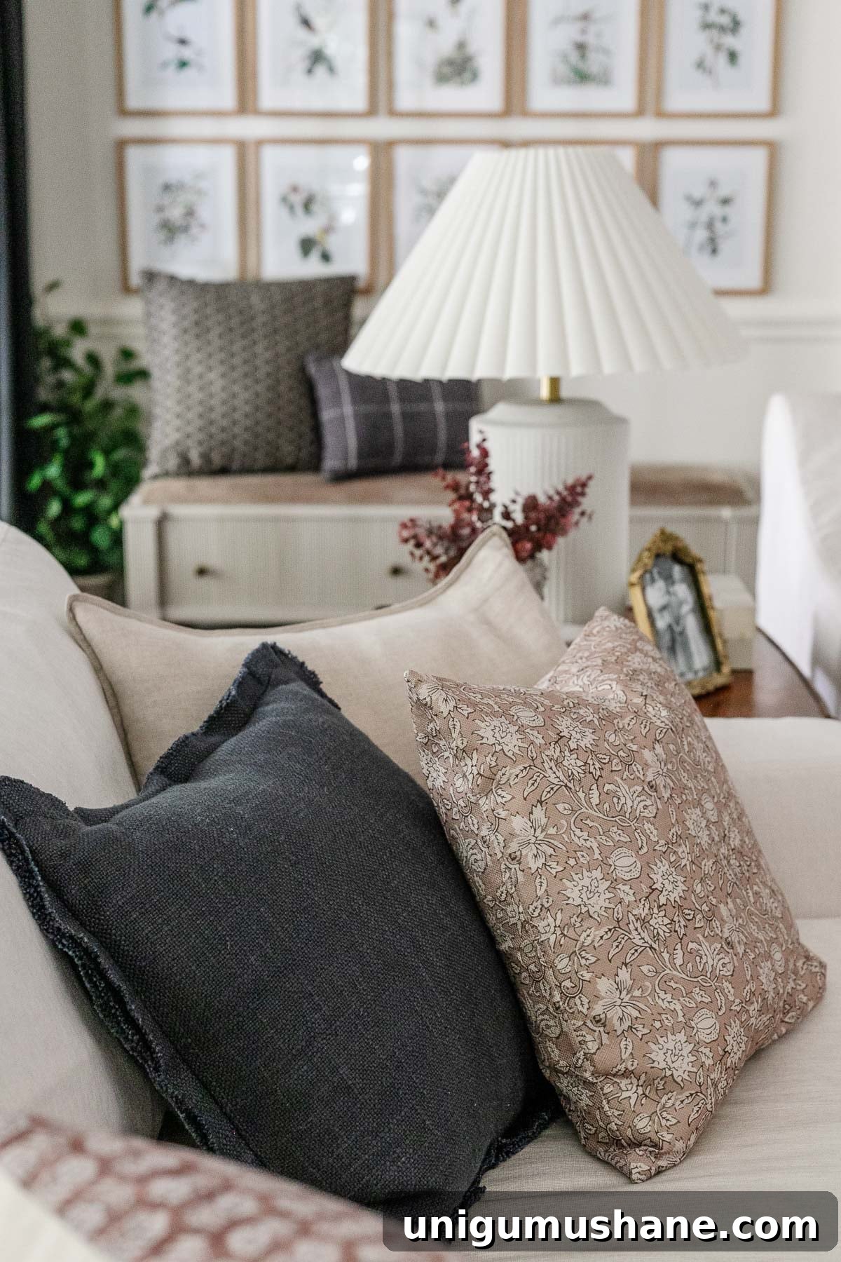 Fall Pillows That Transition Seamlessly Through Every Season 4 cozy fall pillows in a living room