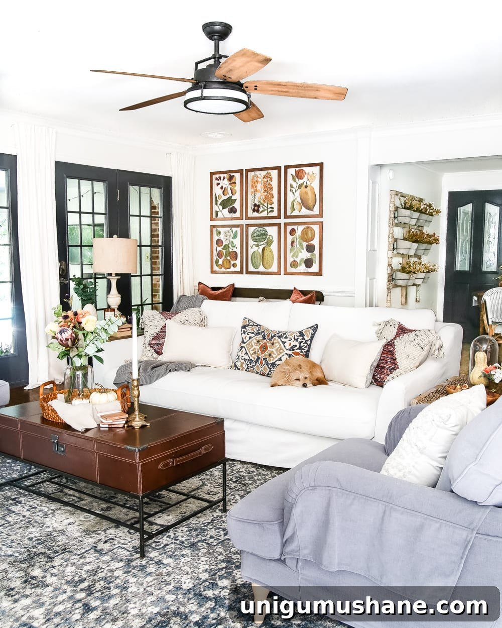 Budget Fall Living Room Decor Ideas That Save Time 5 fall living room decorating mistakes with pumpkins
