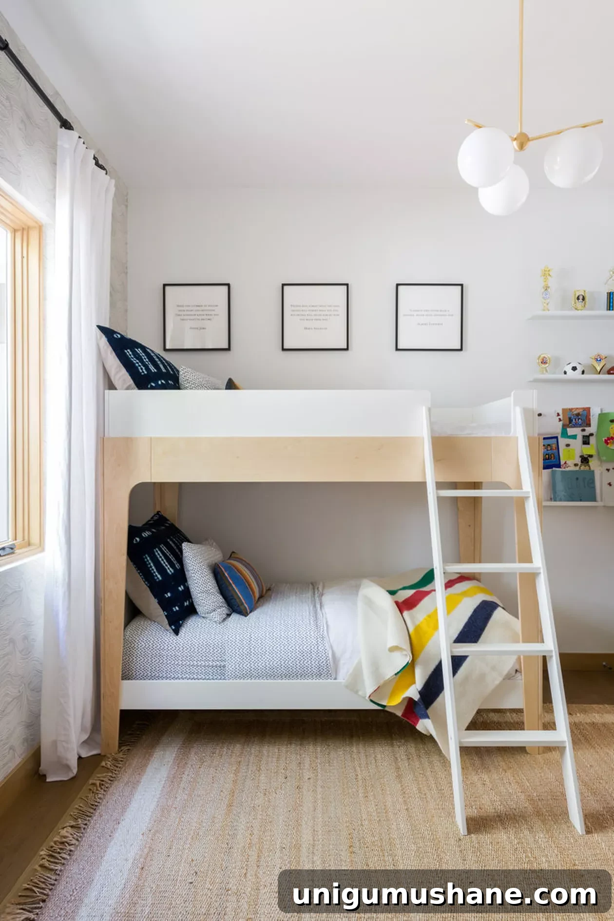 Space-Saving Bunk Bed Ideas for Small Bedrooms 19 modern bunk beds with clean and simple decor and modern light fixture