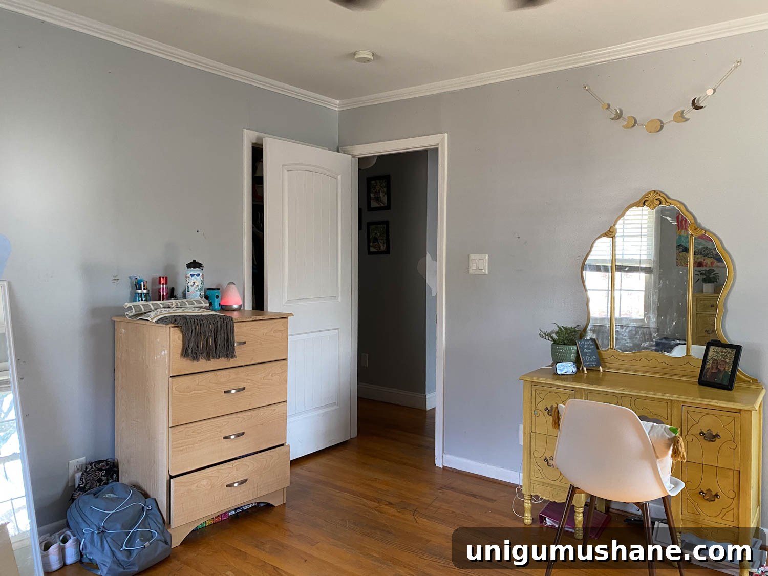 Beach-Themed Triple Bunk Bed Makeover for Teens 7 shared teenage bedroom before with dresser and desk vanity