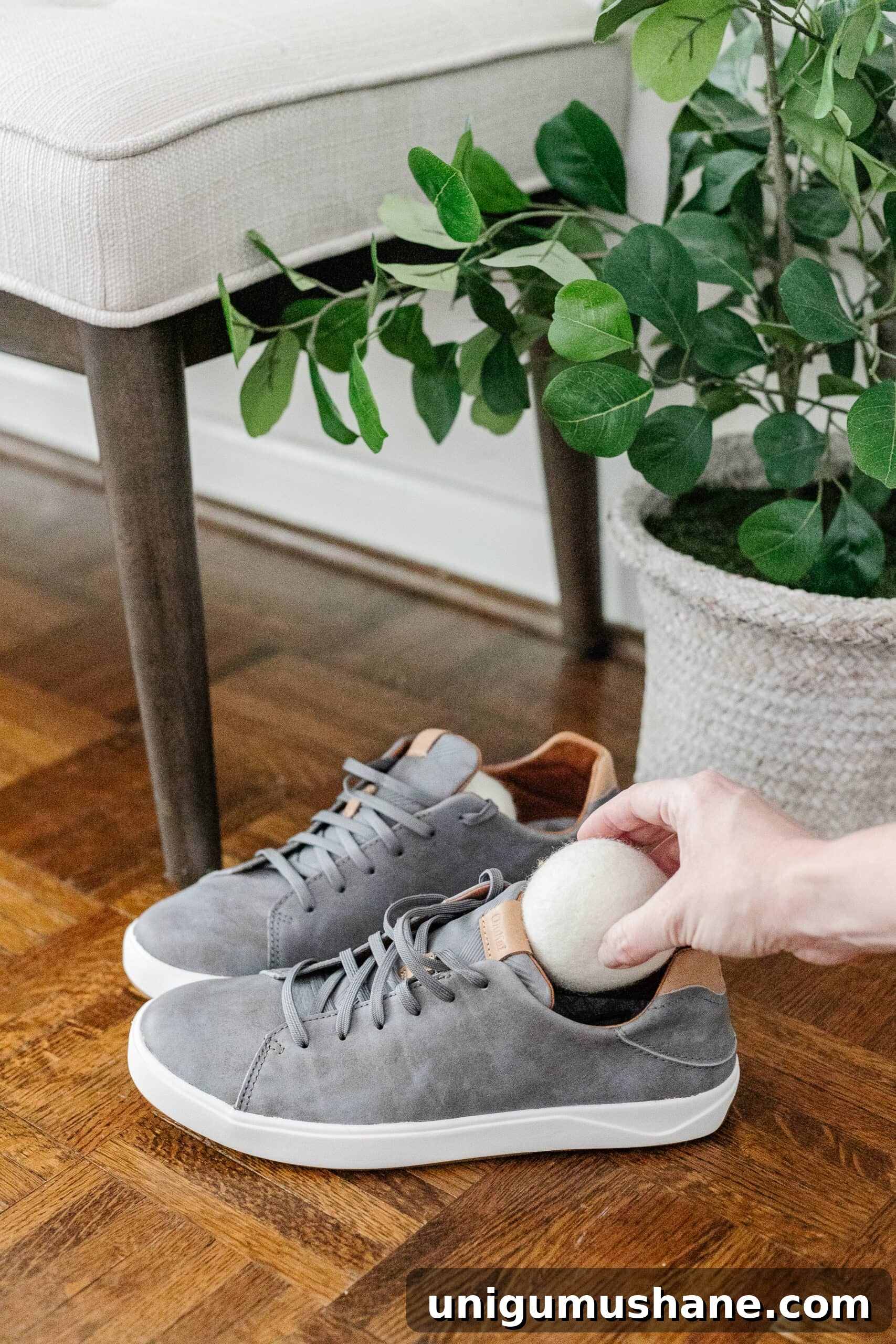16 Natural Home Fragrance Hacks for a Fresh Smelling House 21 DIY shoe deodorizer with wool dryer balls and essential oils