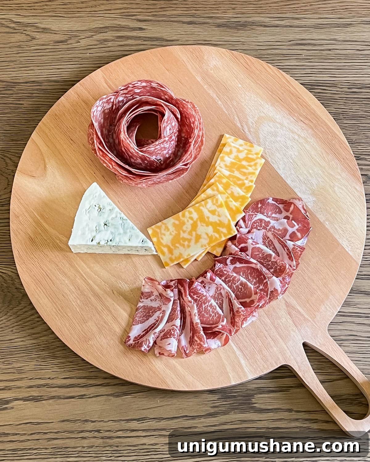 How to Make a 10-Minute DIY Charcuterie Board 5 simple charcuterie board with cured meat and cheese added