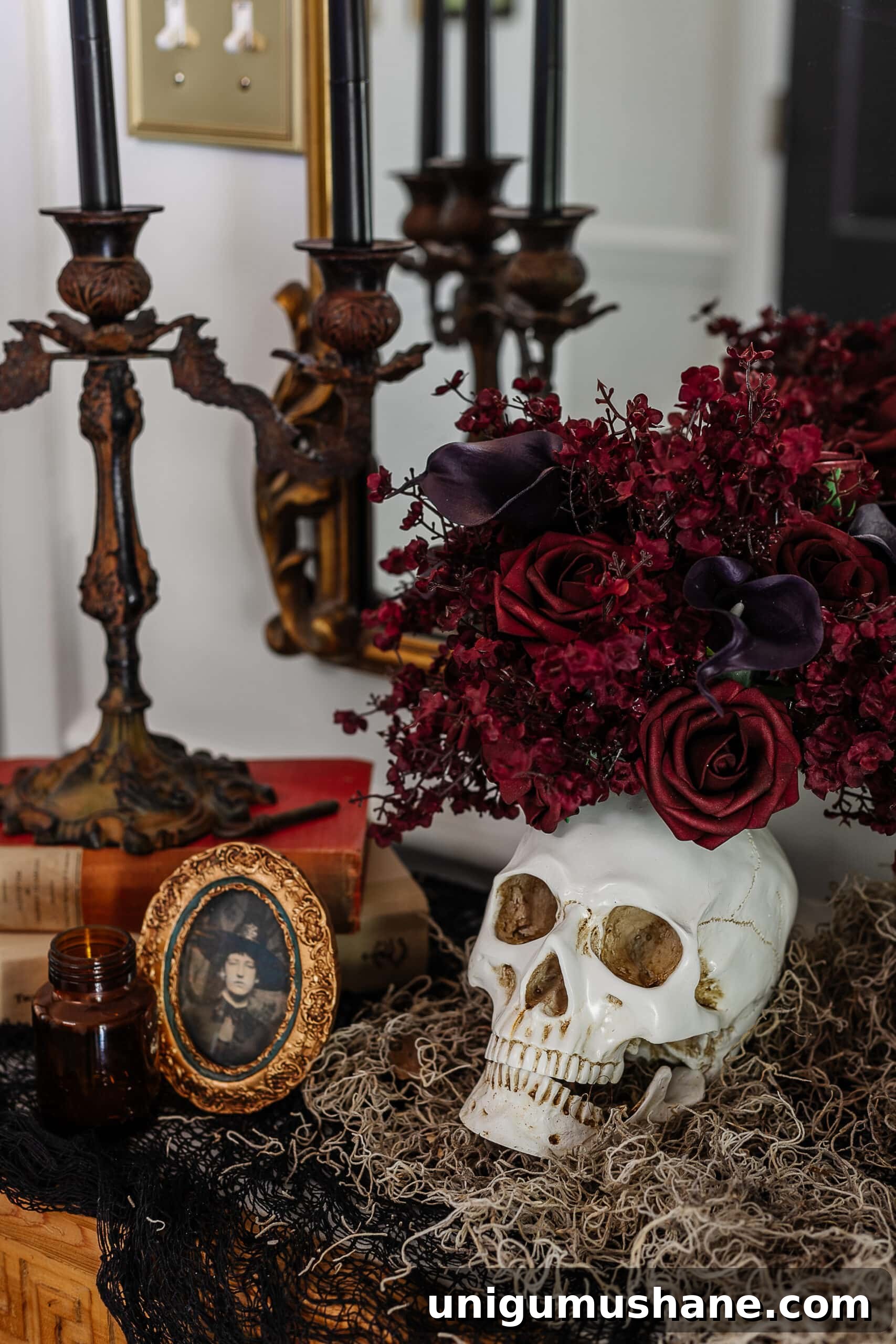 DIY Haunted House Entryway Ideas for Halloween 6 DIY skull vase, Halloween portrait, and vintage Halloween decor
