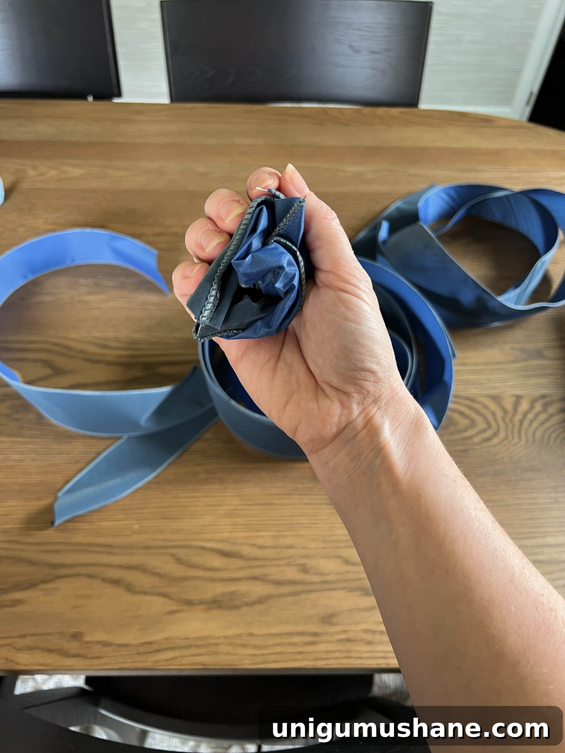 How to Add Ribbon Decorations to Your Christmas Tree 11 crumping velvet ribbon to look vintage