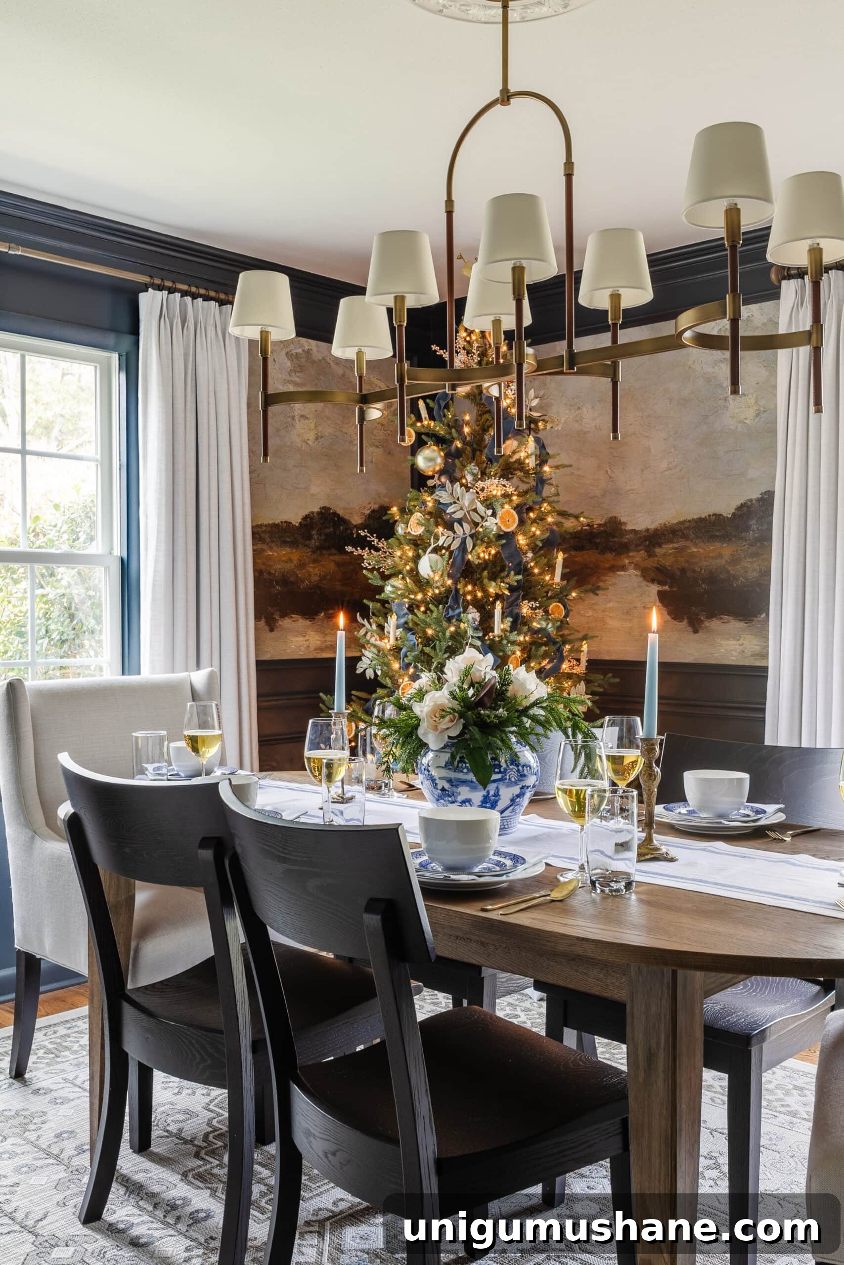 Christmas dining table with white and blue chinoiserie decor