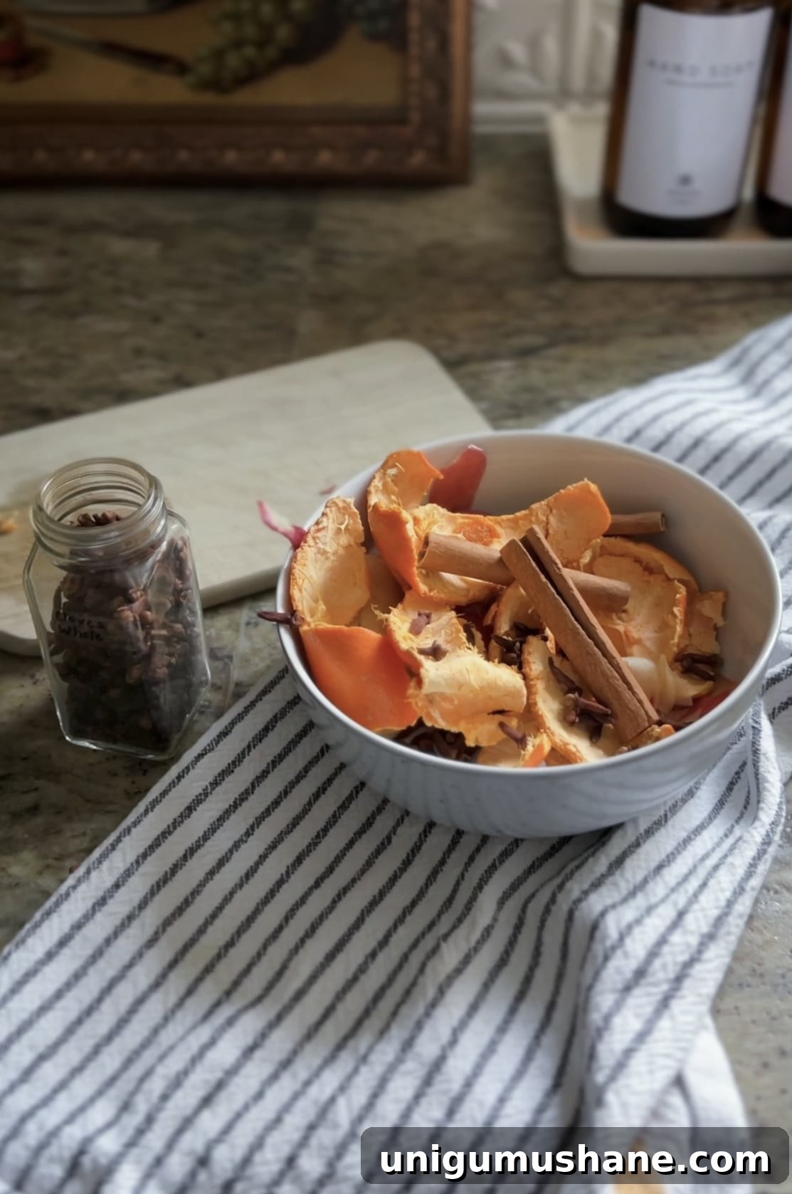Zero-Waste Simmer Pot Recipe with Kitchen Scraps 5 ingredients for fall stovetop potpourri