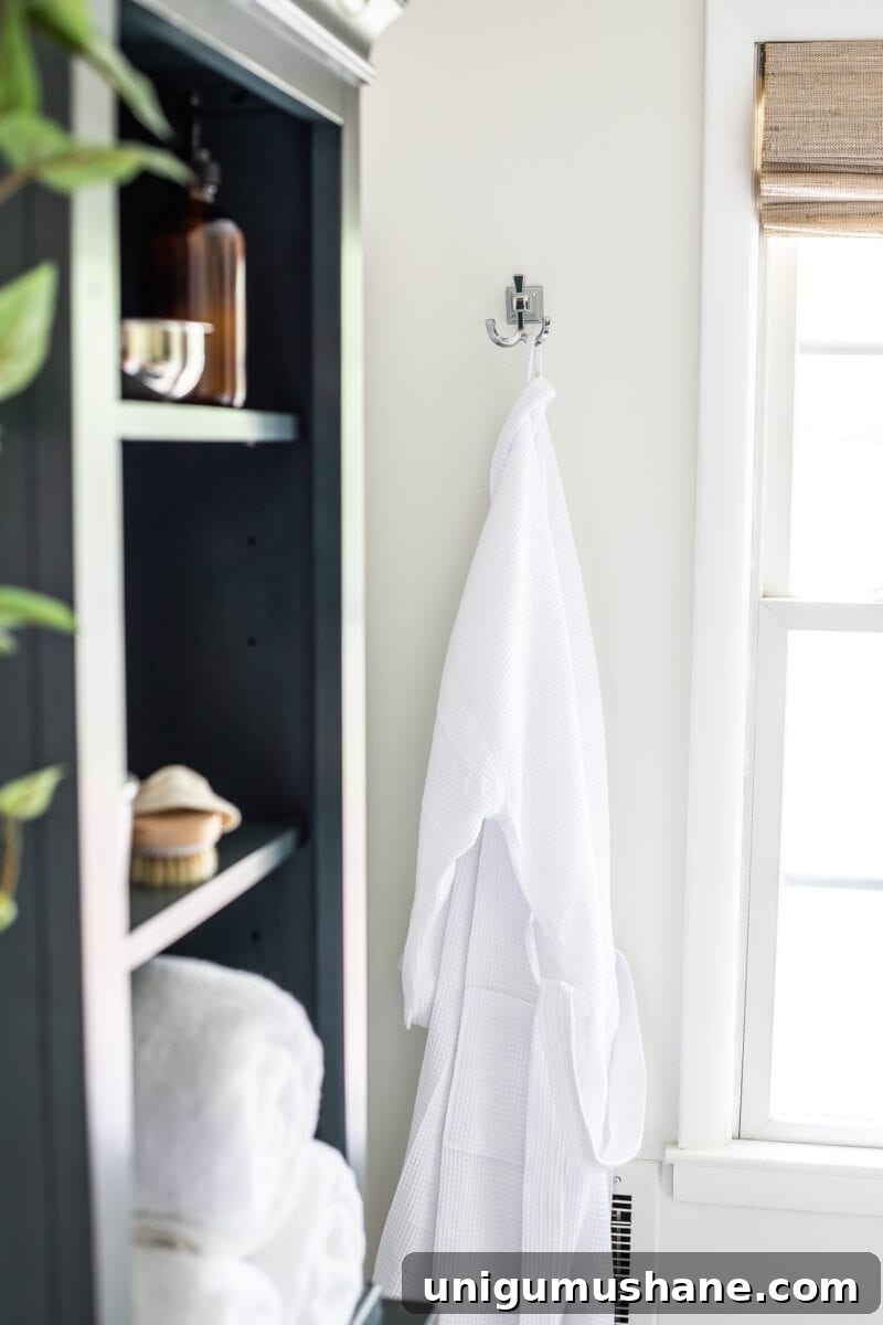 14 Clever Tricks to Make a Small Bathroom Look Bigger 14 img 51042 14