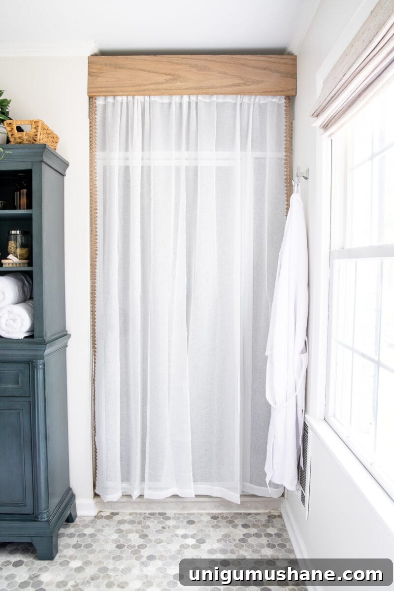 14 Clever Tricks to Make a Small Bathroom Look Bigger 9 img 51042 9