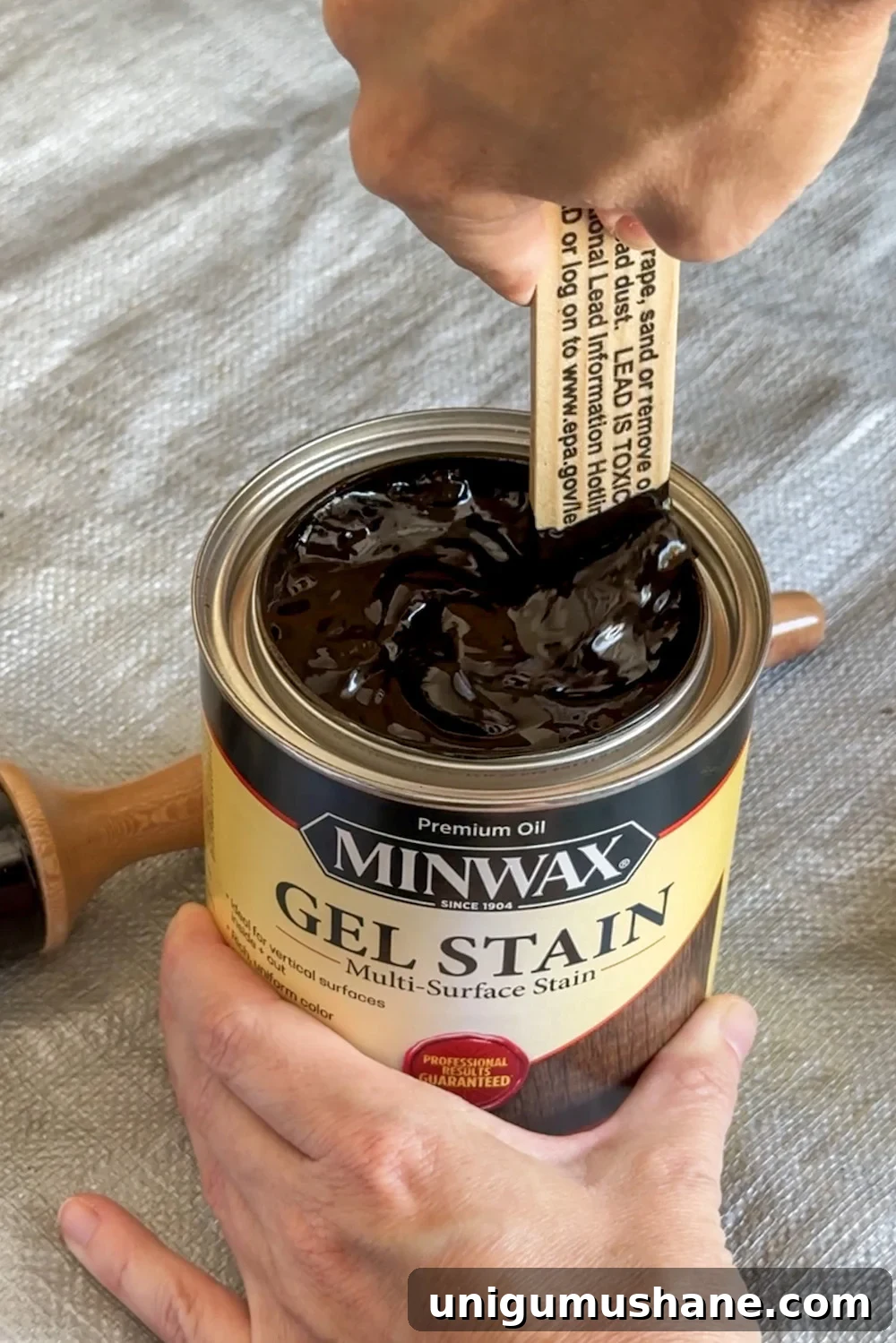 stirring minwax gel stain