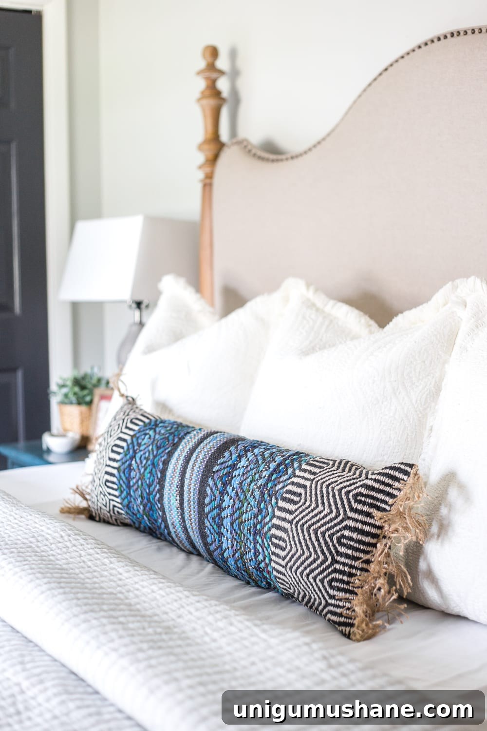 13 Upcycled Fabric DIY Projects for Home Decor 14 accent rug made into a DIY throw pillow