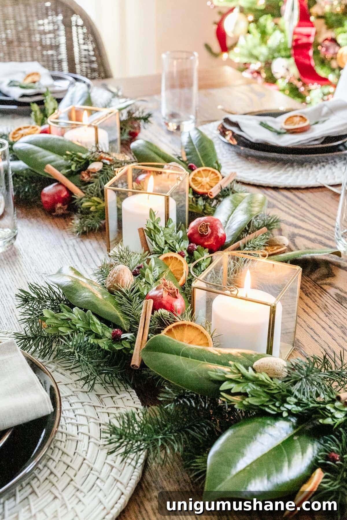18 Natural DIY Christmas Decor Ideas to Make at Home 5 natural christmas decor centerpiece on dining table