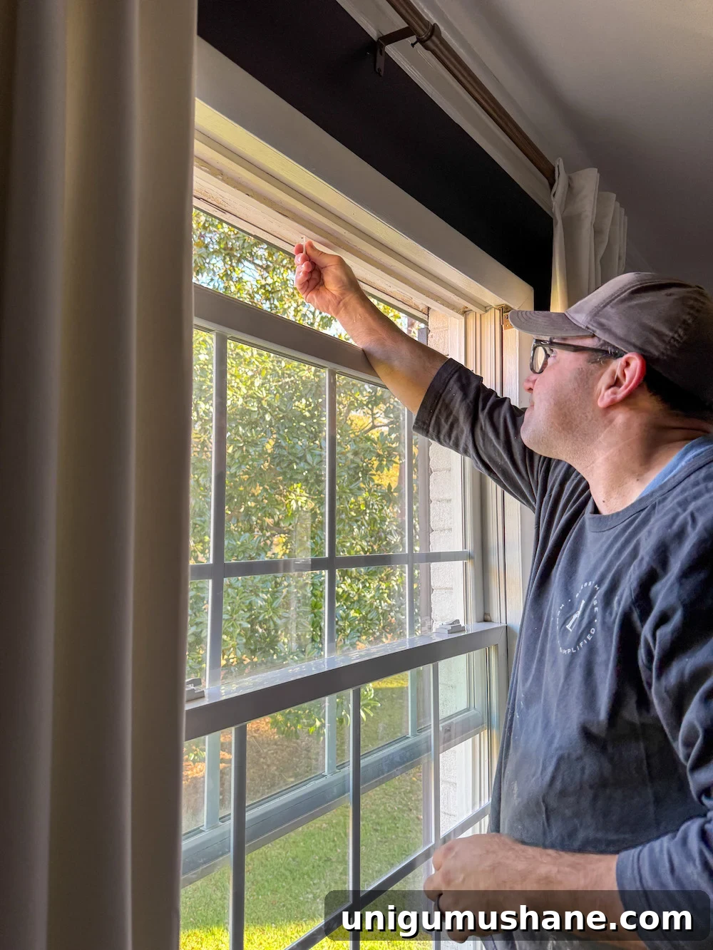 Outdoor Christmas Lawn Decorating Ideas Without a Ladder 2 how to hang outdoor Christmas wreaths on windows without a ladder