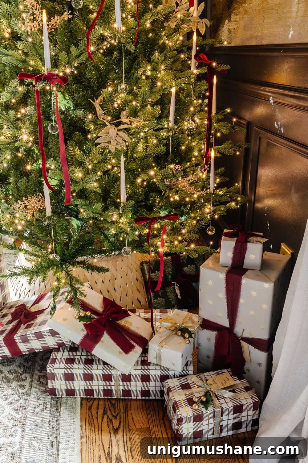 Modern Colonial Christmas Home Tour 2024: Holiday Decor Ideas 20 modern traditional colonial christmas home tour dining room
