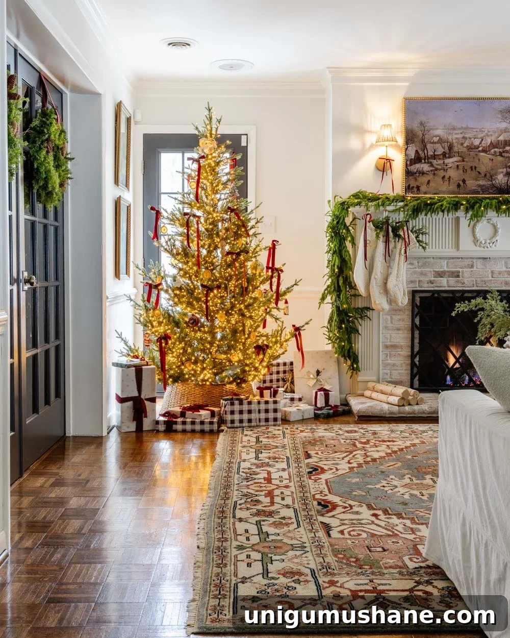 Modern Colonial Christmas Home Tour 2024: Holiday Decor Ideas 10 modern traditional colonial christmas home tour dining room