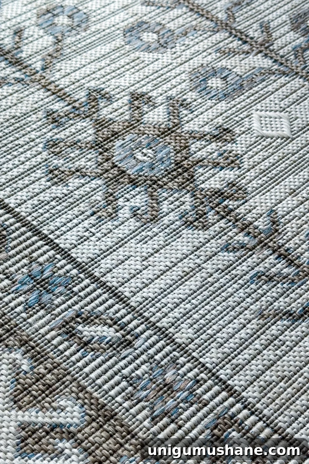 How a Rug Can Instantly Transform Your Dining Table 5 easy to clean rug for a dining room