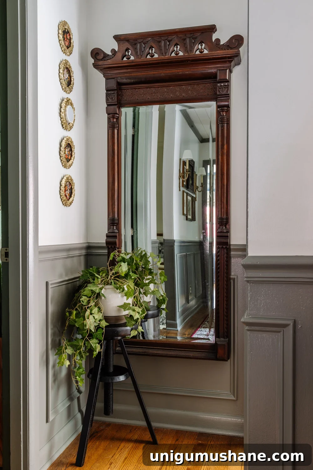 narrow hallway decorating ideas