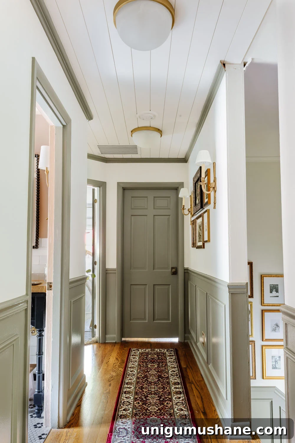 narrow hallway decorating ideas