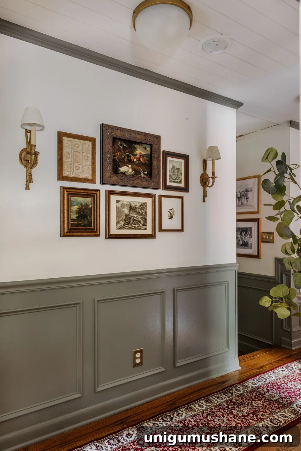 narrow hallway decorating ideas