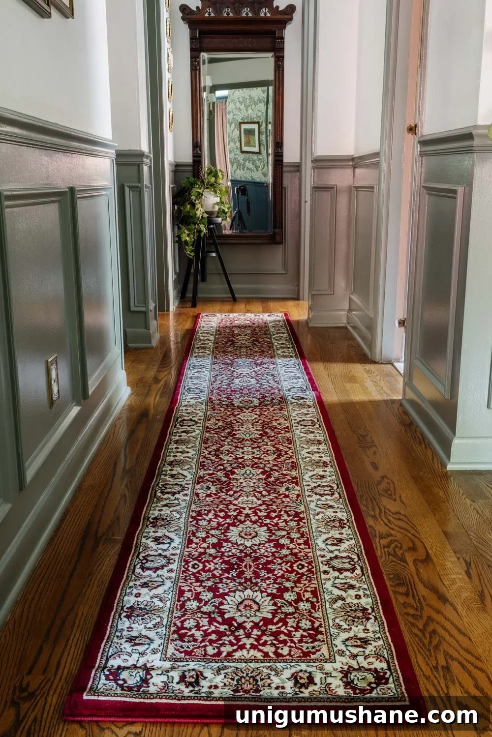 narrow hallway decorating ideas