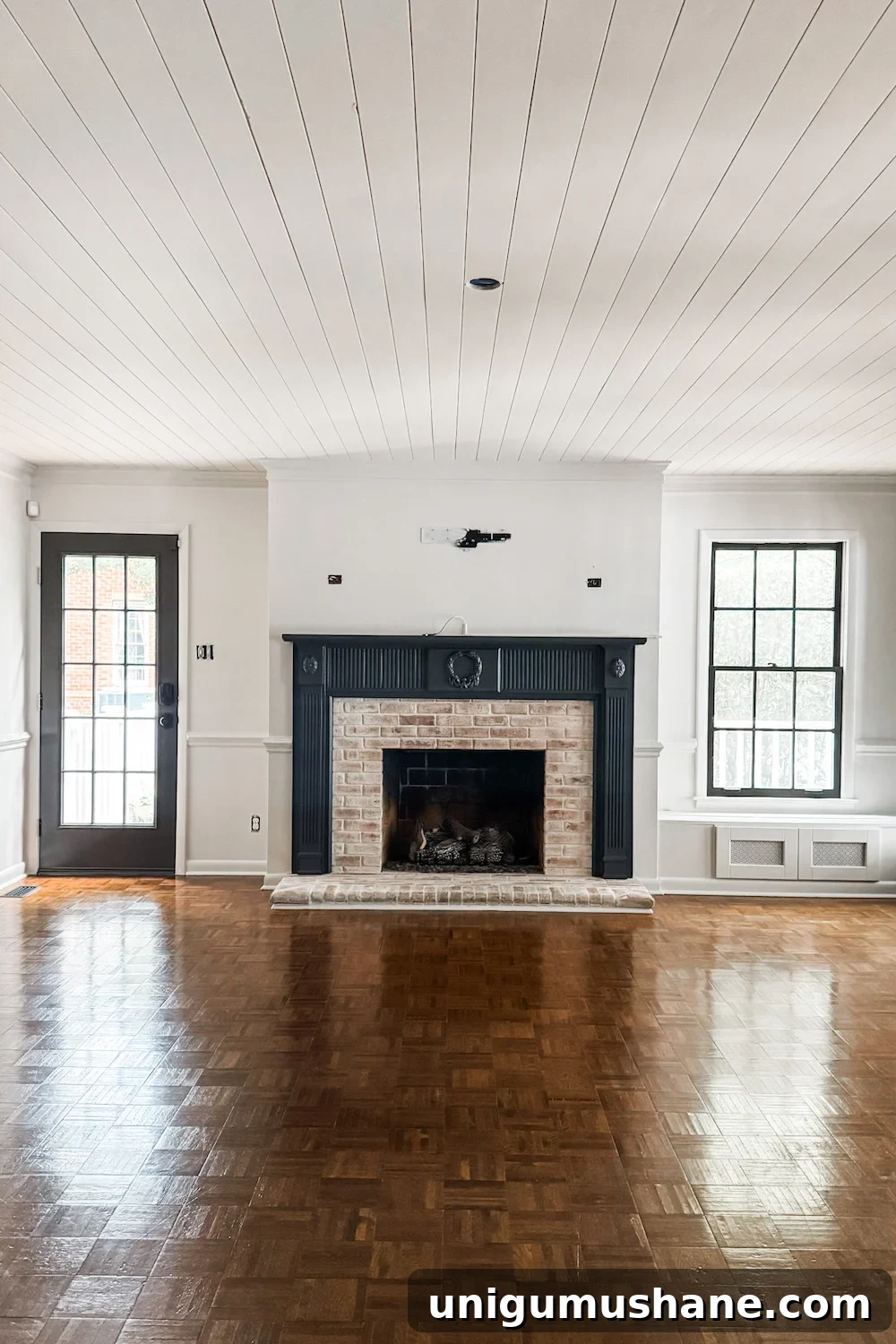 How to Install a Shiplap Ceiling with Crown Molding 2 img 56289 1