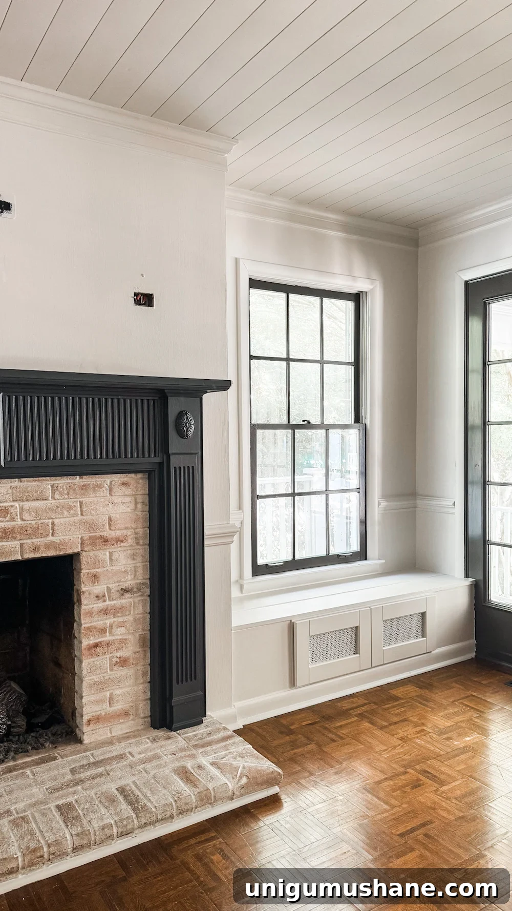 How to Install a Shiplap Ceiling with Crown Molding 3 DIY shiplap ceiling