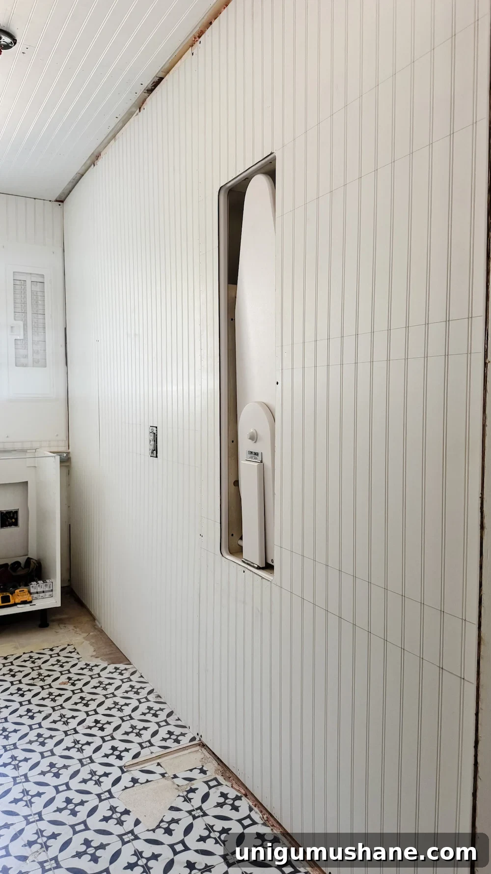 30+ Ways to Use Space Between Wall Studs for Storage 2 img 56346 1