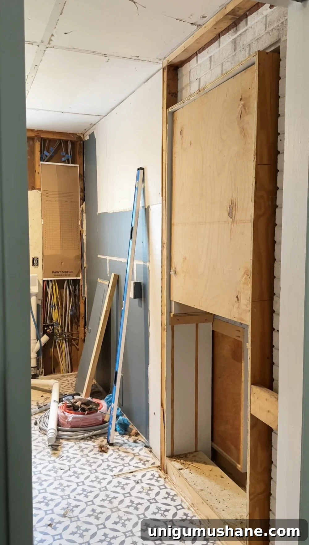 30+ Ways to Use Space Between Wall Studs for Storage 3 img 56346 2