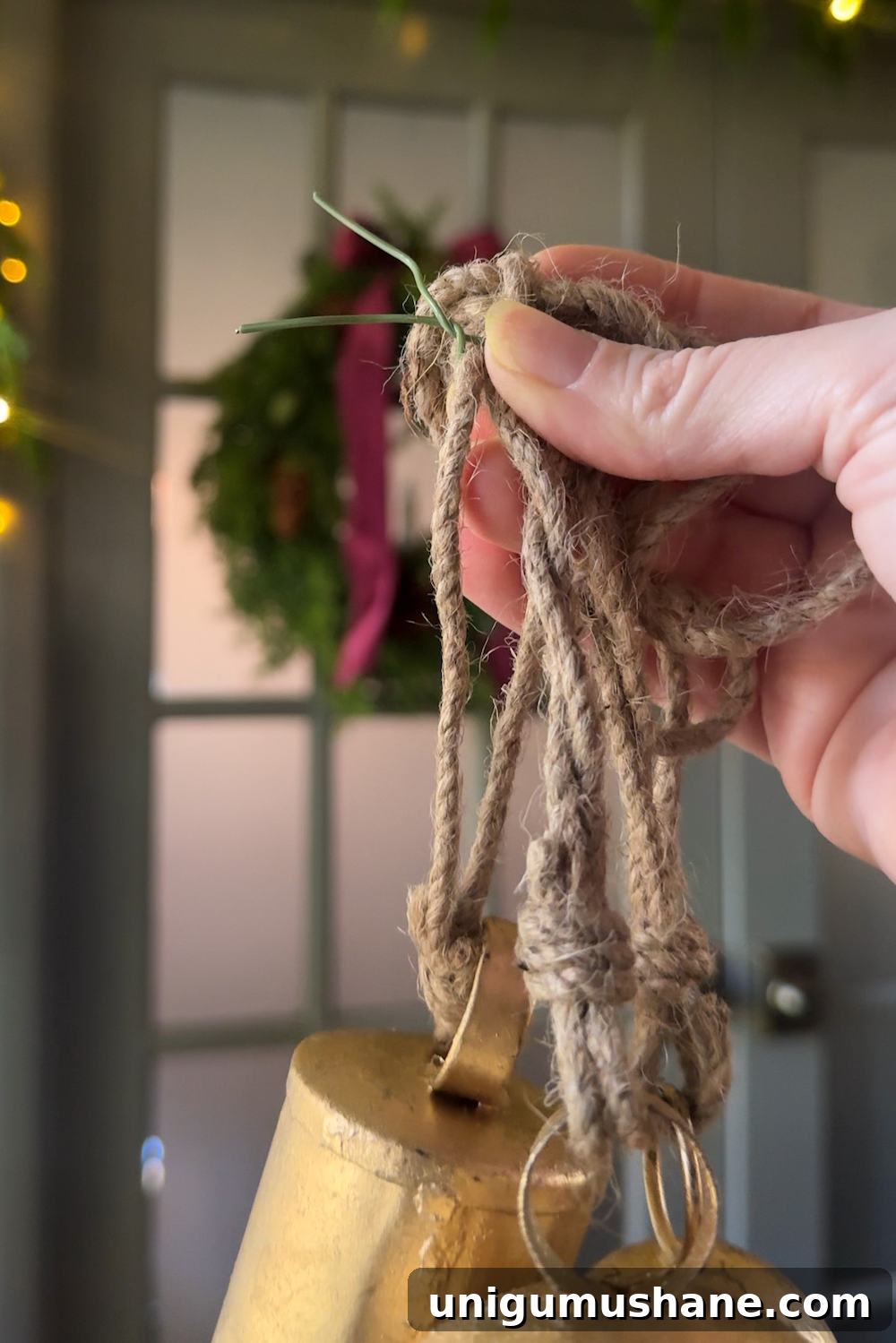 How to Hang Garland Over a Doorway Without Damage: Customizable Ideas 13 how to hang doorway garland inside with no damage for Christmas