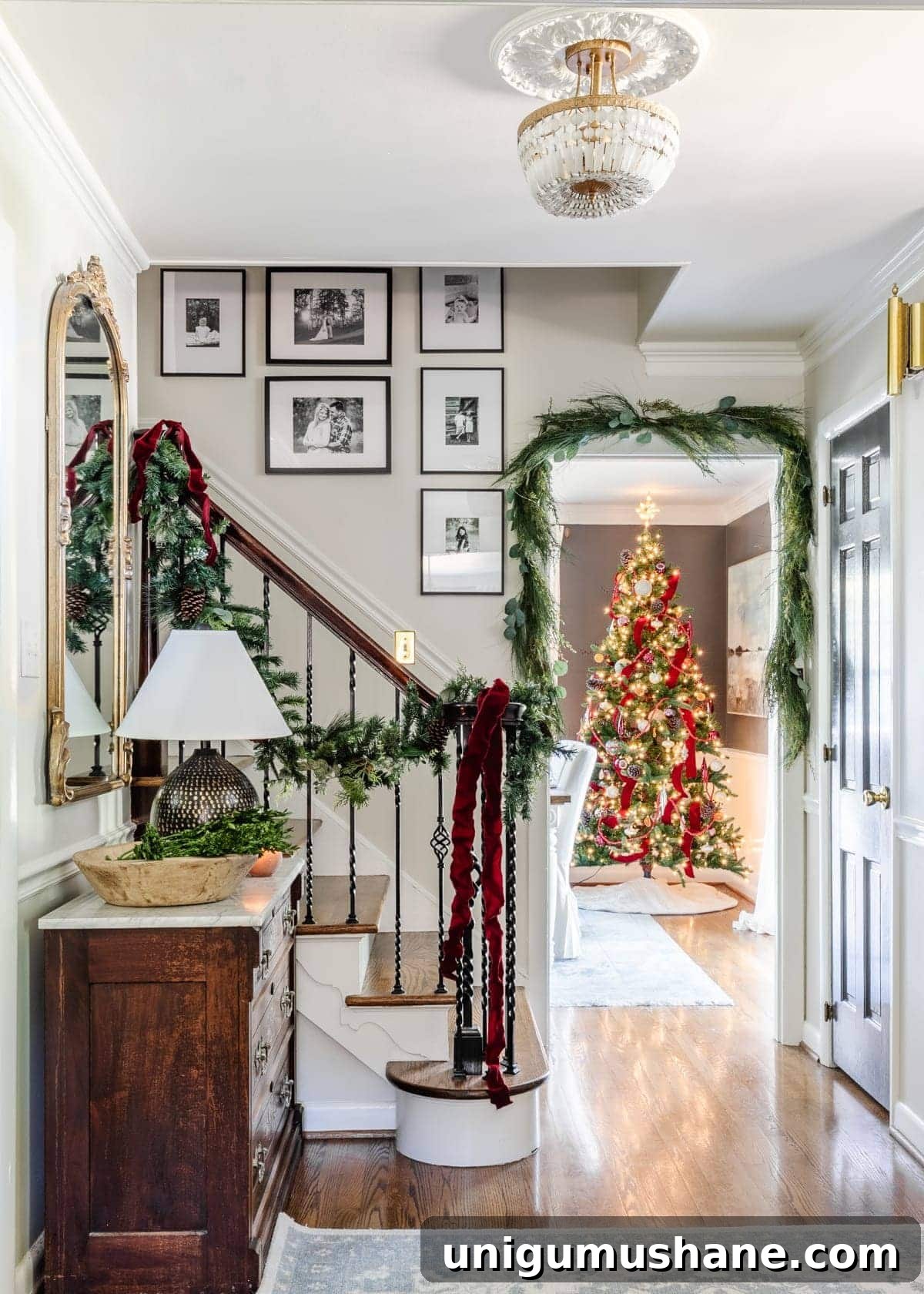 How to Hang Garland Over a Doorway Without Damage: Customizable Ideas 20 how to hang doorway garland inside with no damage for Christmas
