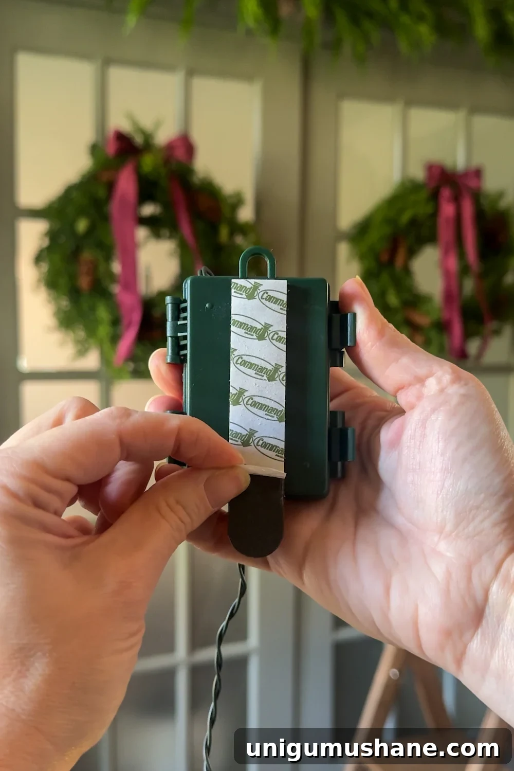 How to Hang Garland Over a Doorway Without Damage: Customizable Ideas 8 how to hang doorway garland inside with no damage for Christmas