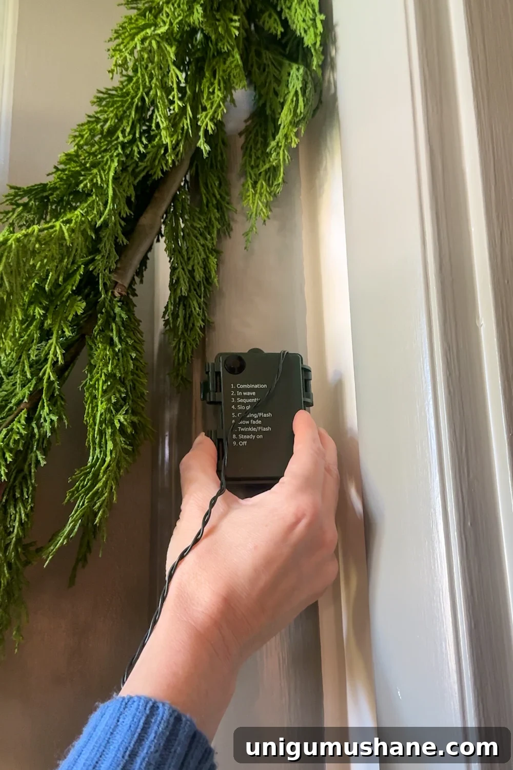 How to Hang Garland Over a Doorway Without Damage: Customizable Ideas 9 how to hang doorway garland inside with no damage for Christmas