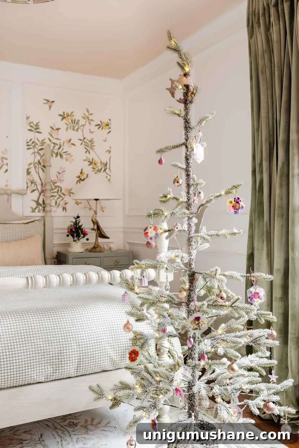diy pressed flower ornaments