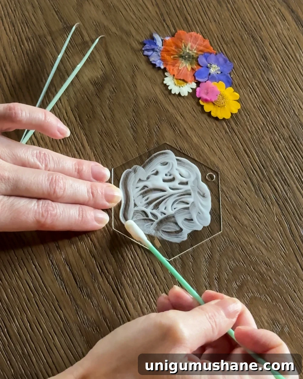 diy pressed flower ornaments girl's night Christmas craft