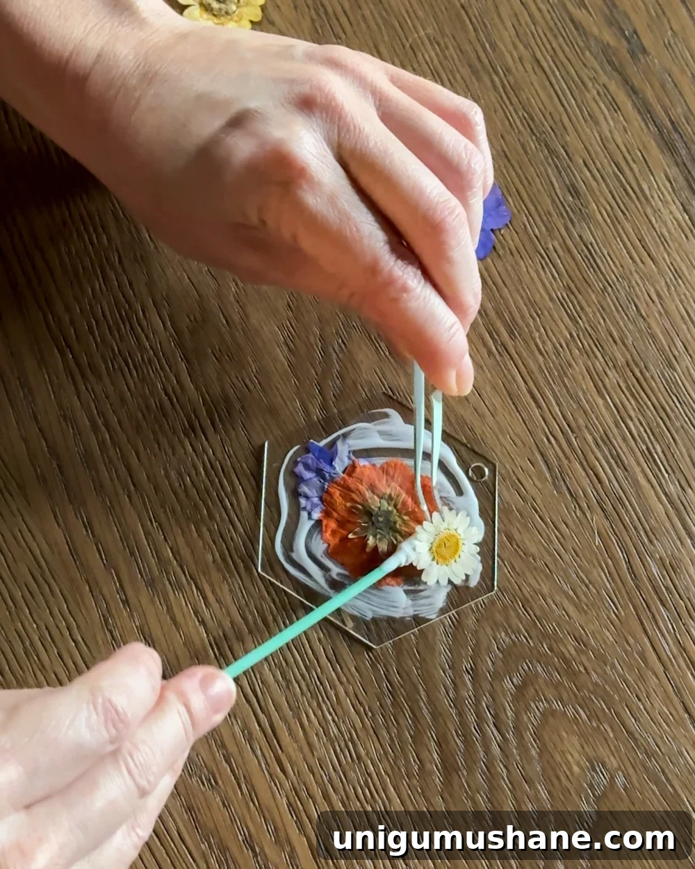 diy pressed flower ornaments girl's night Christmas craft