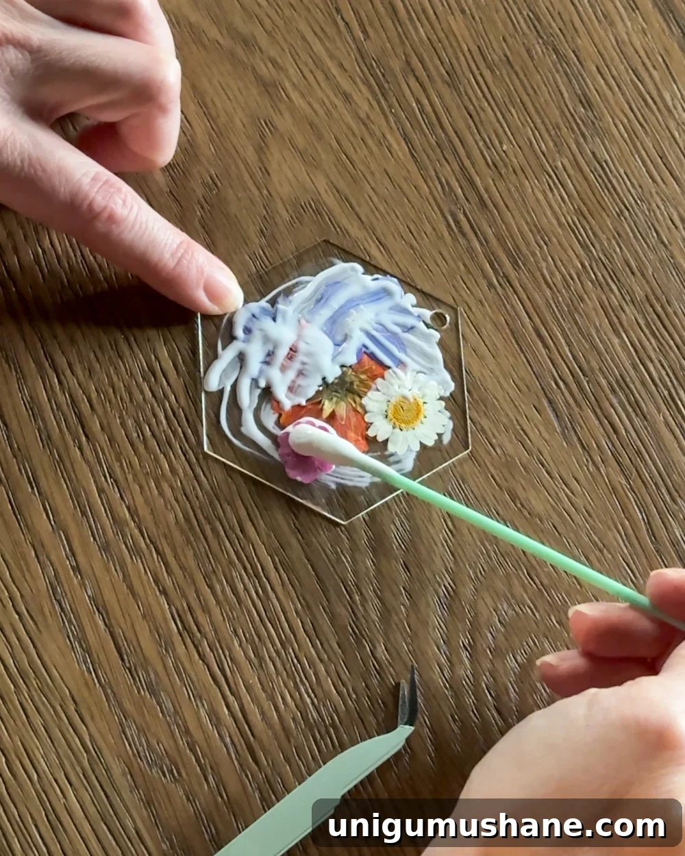 diy pressed flower ornaments girl's night Christmas craft