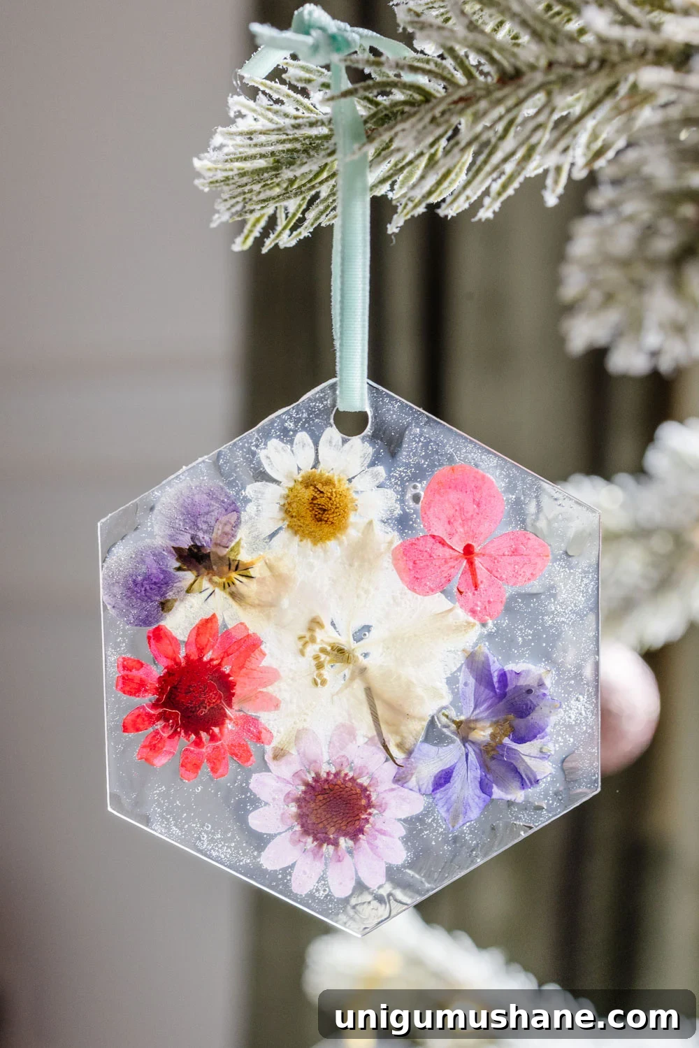 diy pressed flower ornaments christmas craft girl's night