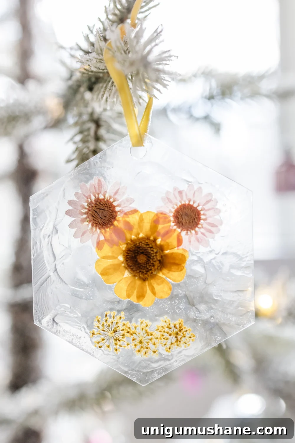 diy pressed flower ornaments christmas craft girl's night