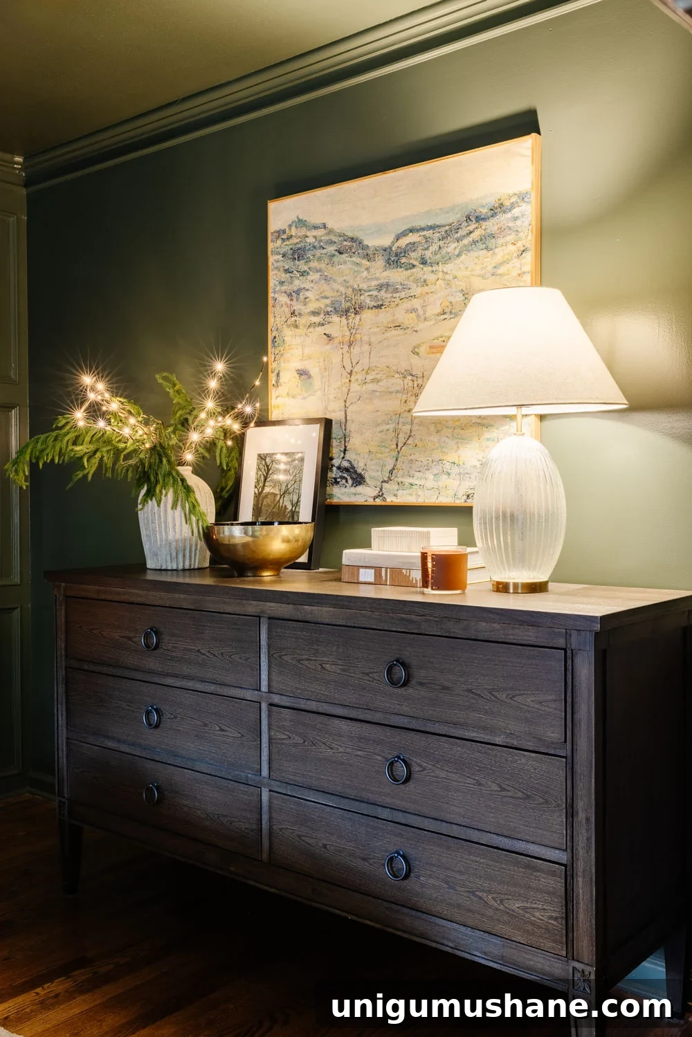 Our Christmas Home Tour: 12 Festive Decorating Tips 18 modern traditional cozy Christmas home decor tour
