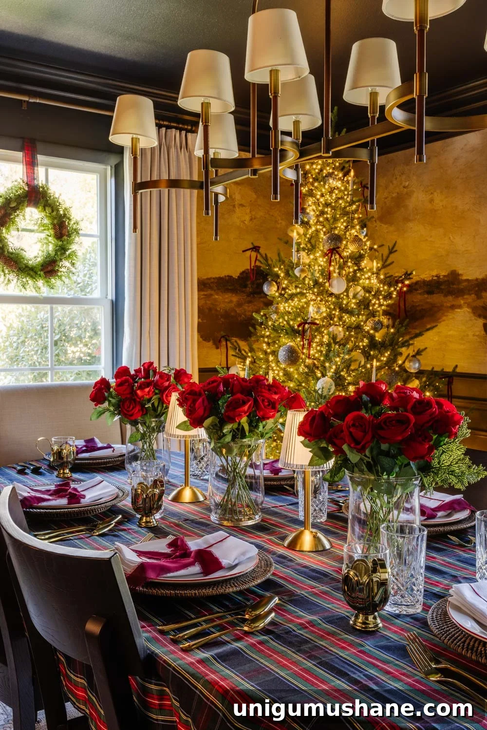 Our Christmas Home Tour: 12 Festive Decorating Tips 4 modern traditional cozy Christmas home decor tour