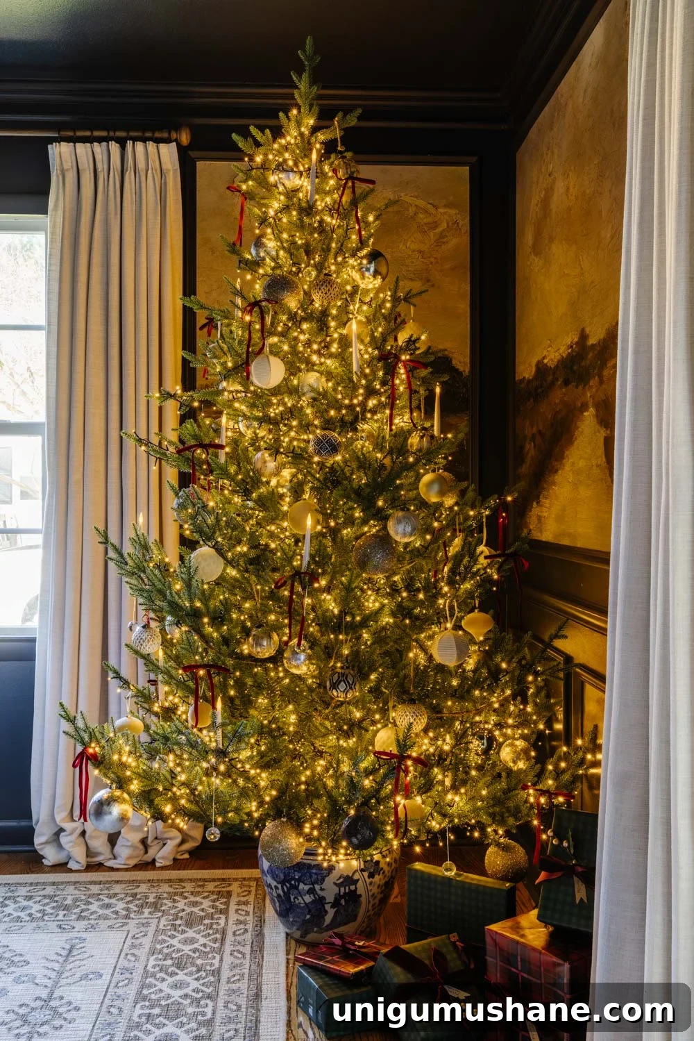 Our Christmas Home Tour: 12 Festive Decorating Tips 9 modern traditional cozy Christmas home decor tour