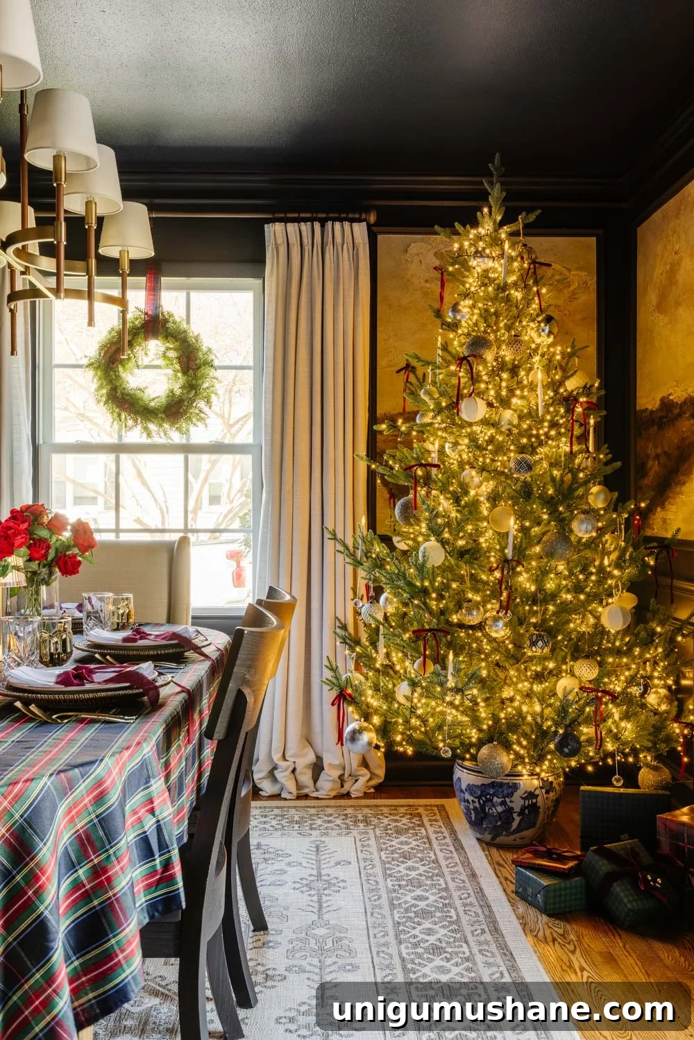 Our Christmas Home Tour: 12 Festive Decorating Tips 10 modern traditional cozy Christmas home decor tour