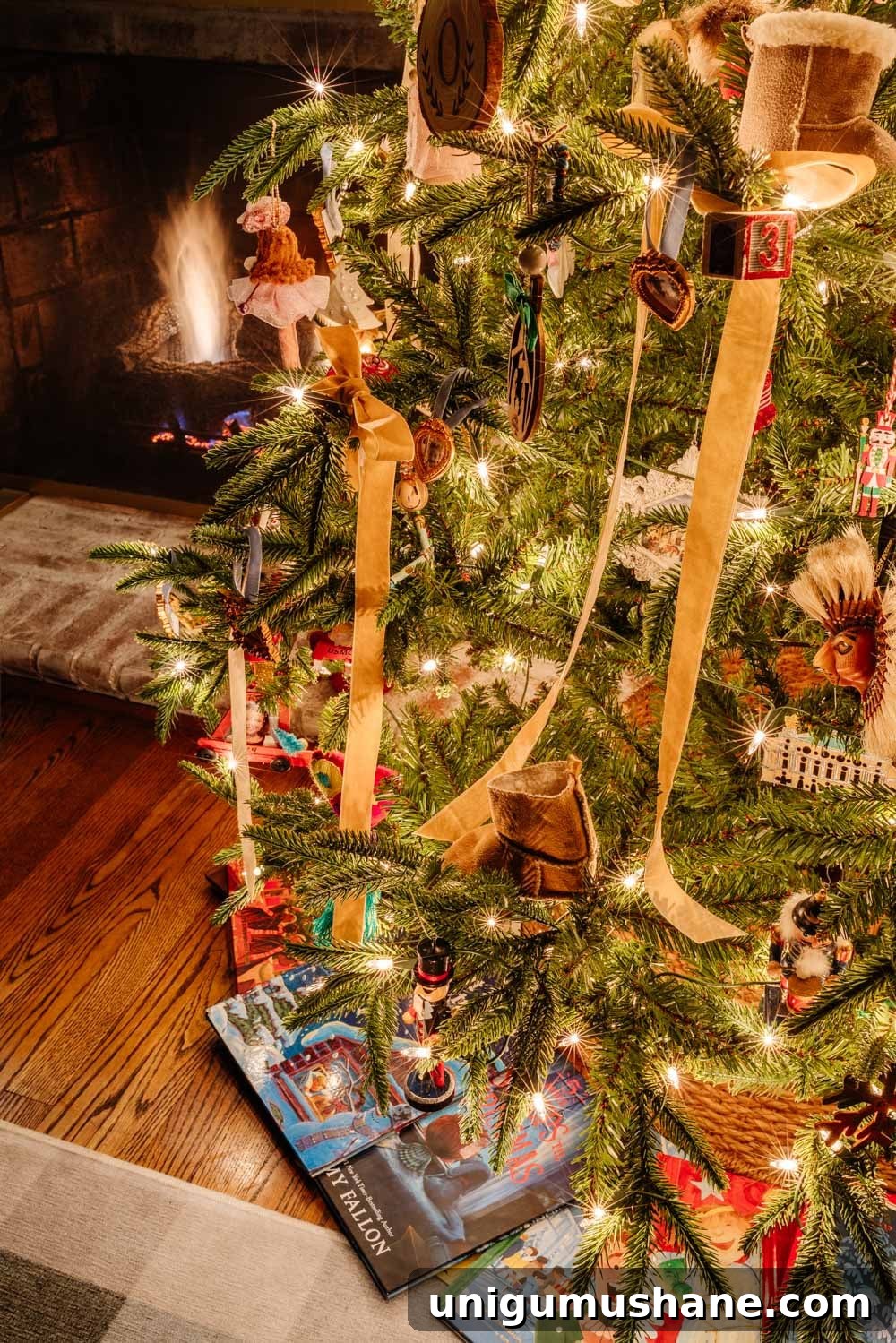 Reserve Your Spot for the 2025 Candlelight Christmas Night Tour 19 modern traditional candlelight christmas home tour