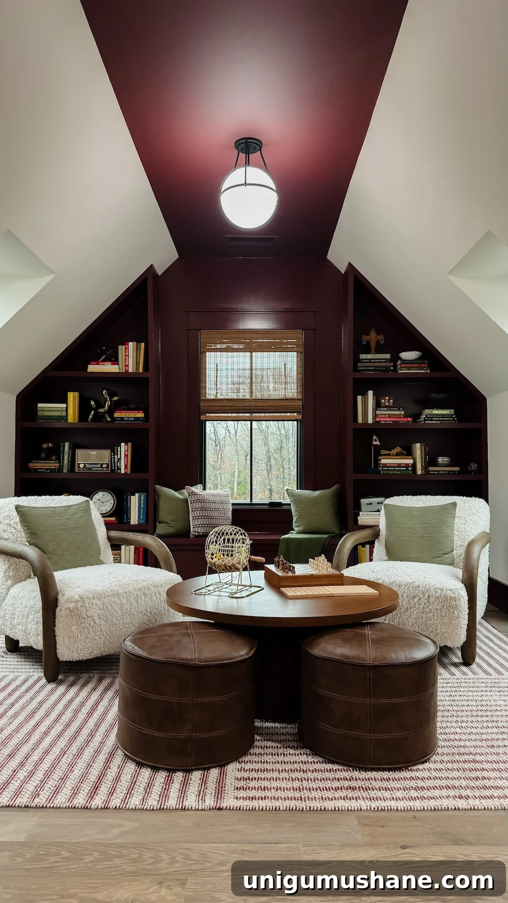 Contrasting trim and ceiling