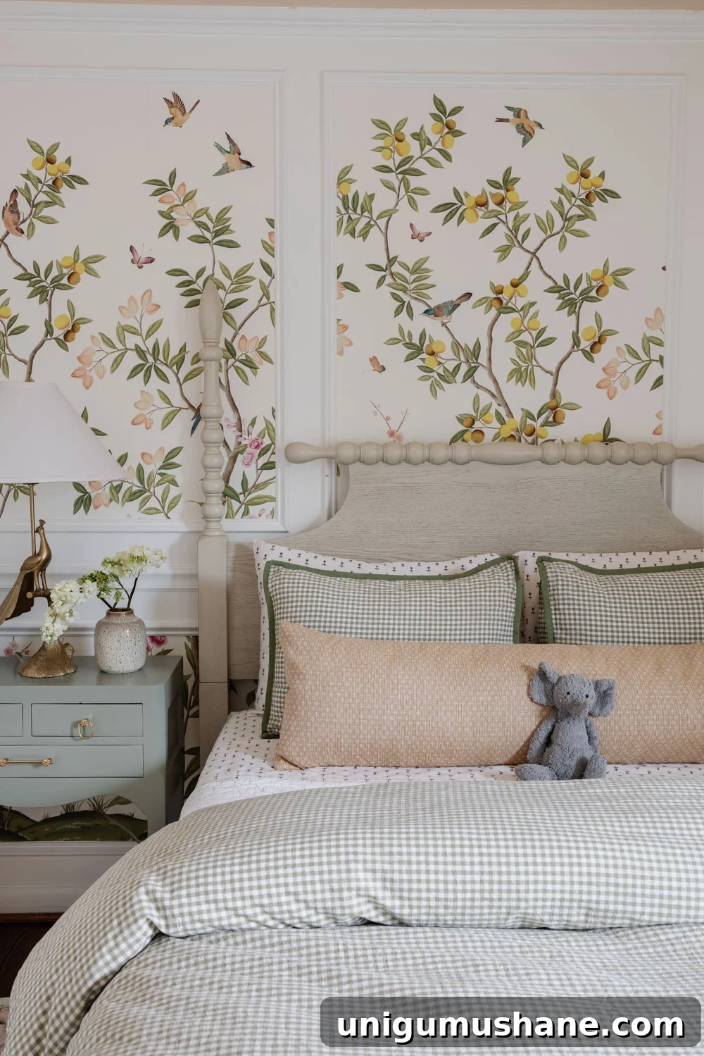 How to Mix Patterns Like a Pro Without Clashing 4 how to mix patterns