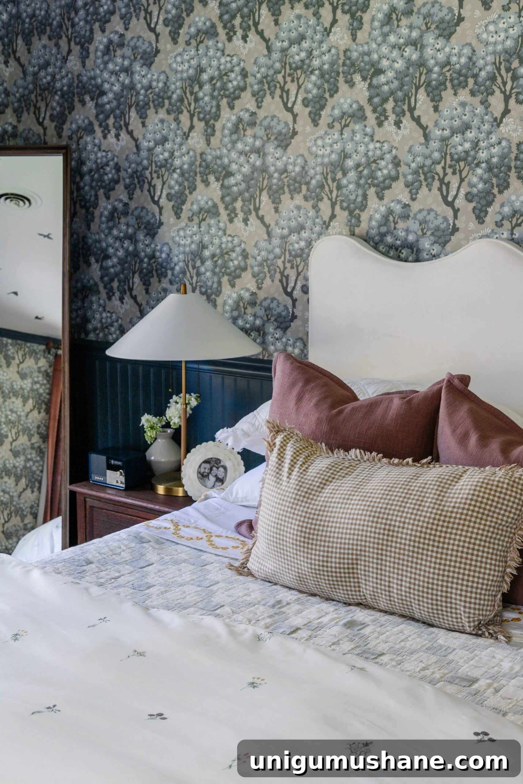 How to Mix Patterns Like a Pro Without Clashing 6 mixed patterns in teen girl's bedding