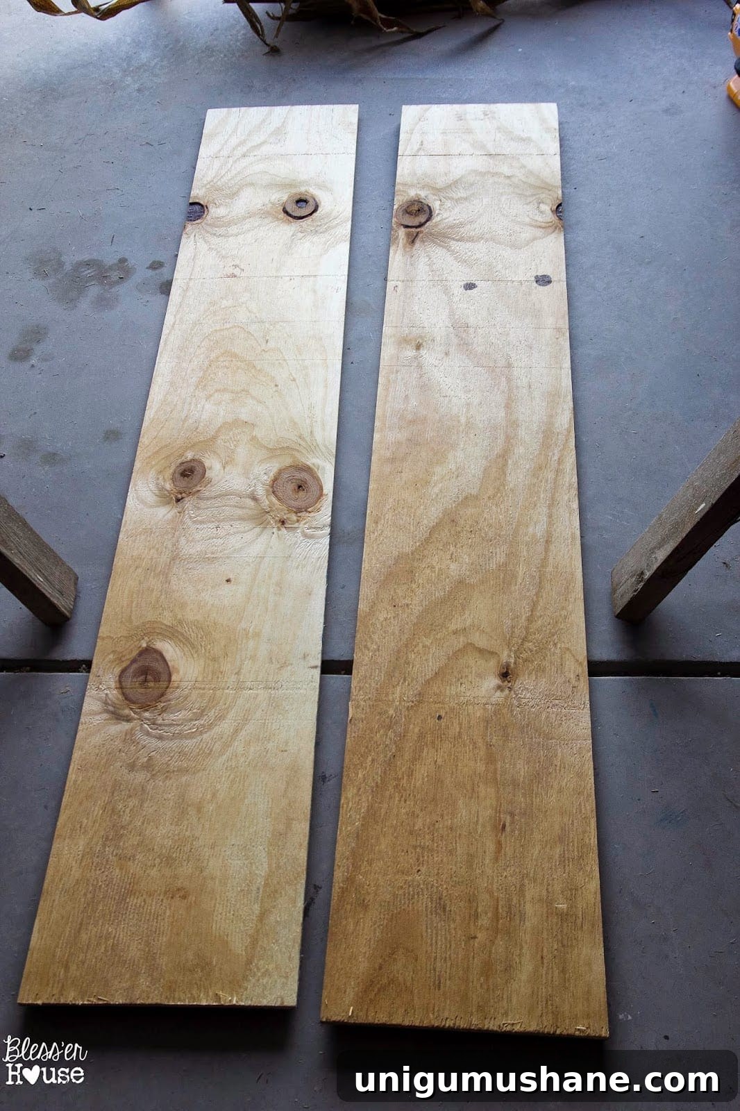 Bless'er House | DIY Halloween Sidelight Signs {and Fall Porch Reveal}