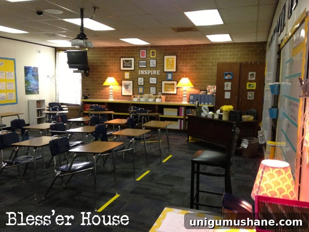 Budget-Friendly Cozy Classroom Ideas for Teachers 2 Decorated high school English classroom